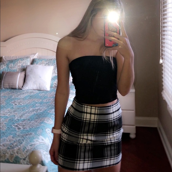 Meet your Posher, Emileigh - Picture 3 of 4